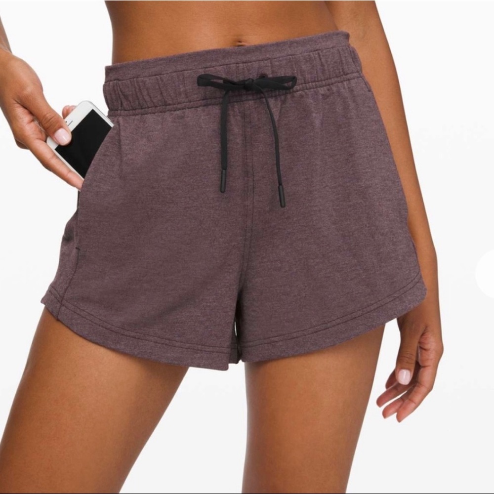 ISO Lululemon Inner Glow Short in Heathered Antique Bark Size 6